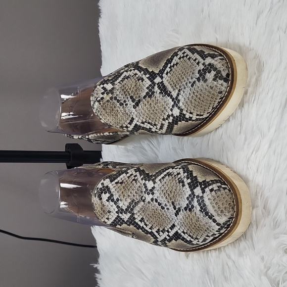 Avellini Made in Italy Snake Print Slip-on Loafers Women's Size US 7/ EUR 38 - Picture 2 of 10